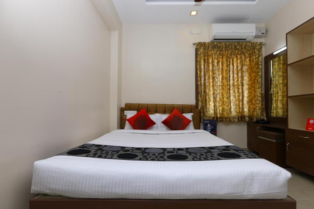 Sri Kamadhenu Residency Hotel Коимбаторе Екстериор снимка